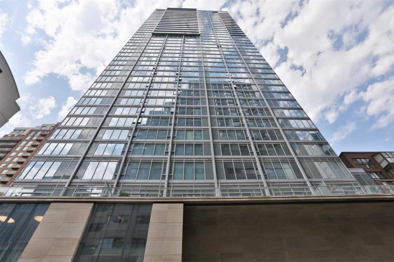 2 Bedroom Plus Den Condo Toronto Zewnętrze zdjęcie