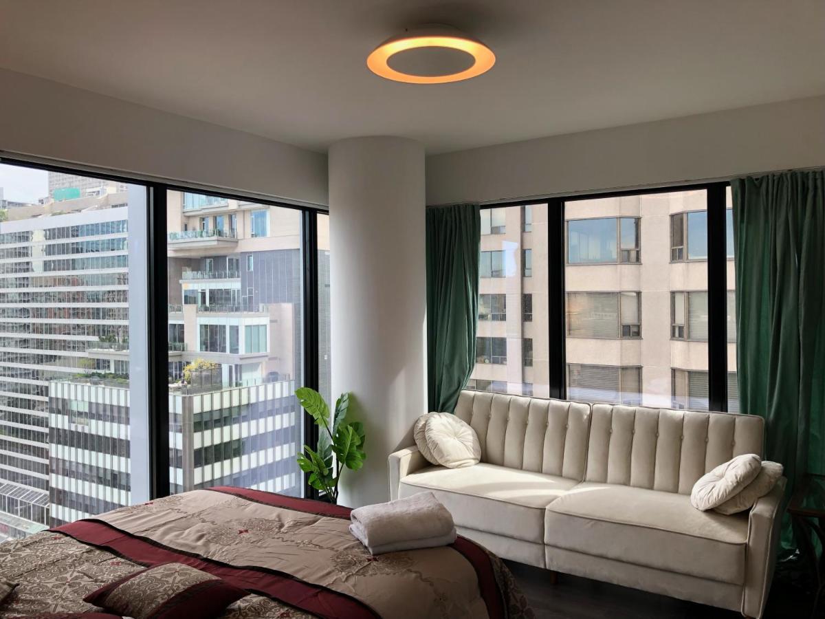 2 Bedroom Plus Den Condo Toronto Zewnętrze zdjęcie