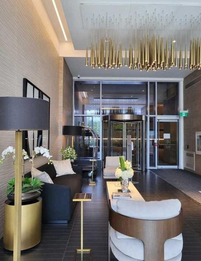 2 Bedroom Plus Den Condo Toronto Zewnętrze zdjęcie